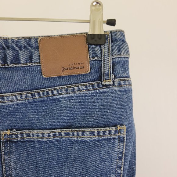 Stradivarius High Rise Button Fly Mom Cropped Jeans, Medium Wash - Picture 8 of 11
